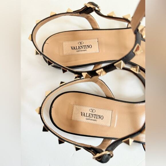 Valentino Garavani Black leather Gladiator caged Rockstud flat sandals EU 38 - Picture 13 of 13